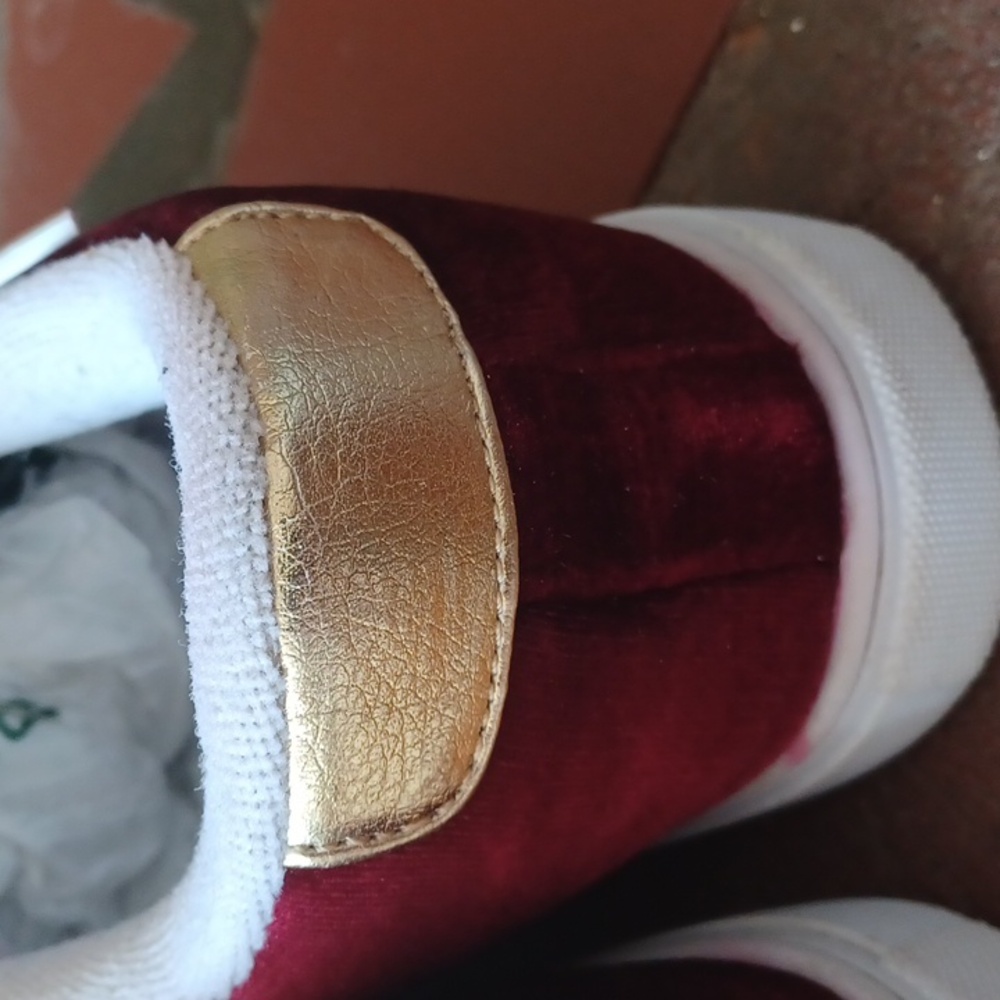 U.S.Polo Association Burgundy Red Velvet Sneakers Cushioned Ankles W8 - Picture 10 of 12